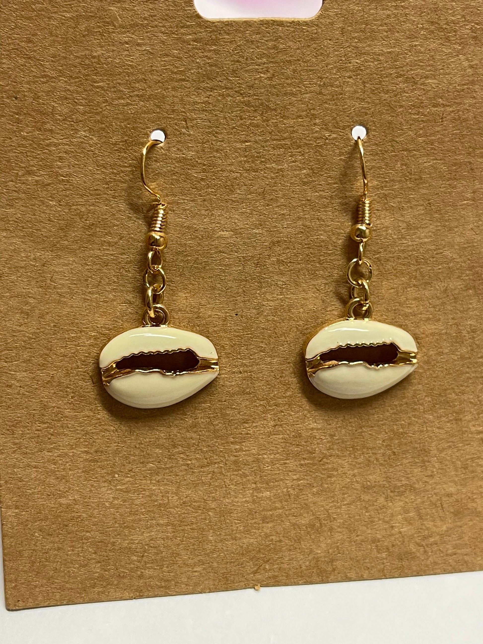 Shell Earrings ( Gold )