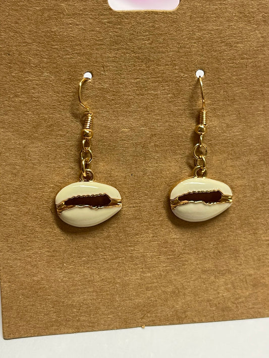 Shell Earrings ( Gold )